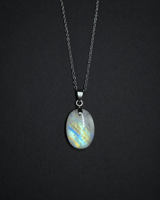 Rainbow moonstone oval pendant necklace (04-01)
