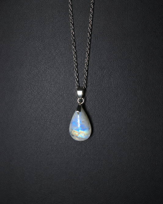 Rainbow moonstone teardrop pendant necklace (04-12)