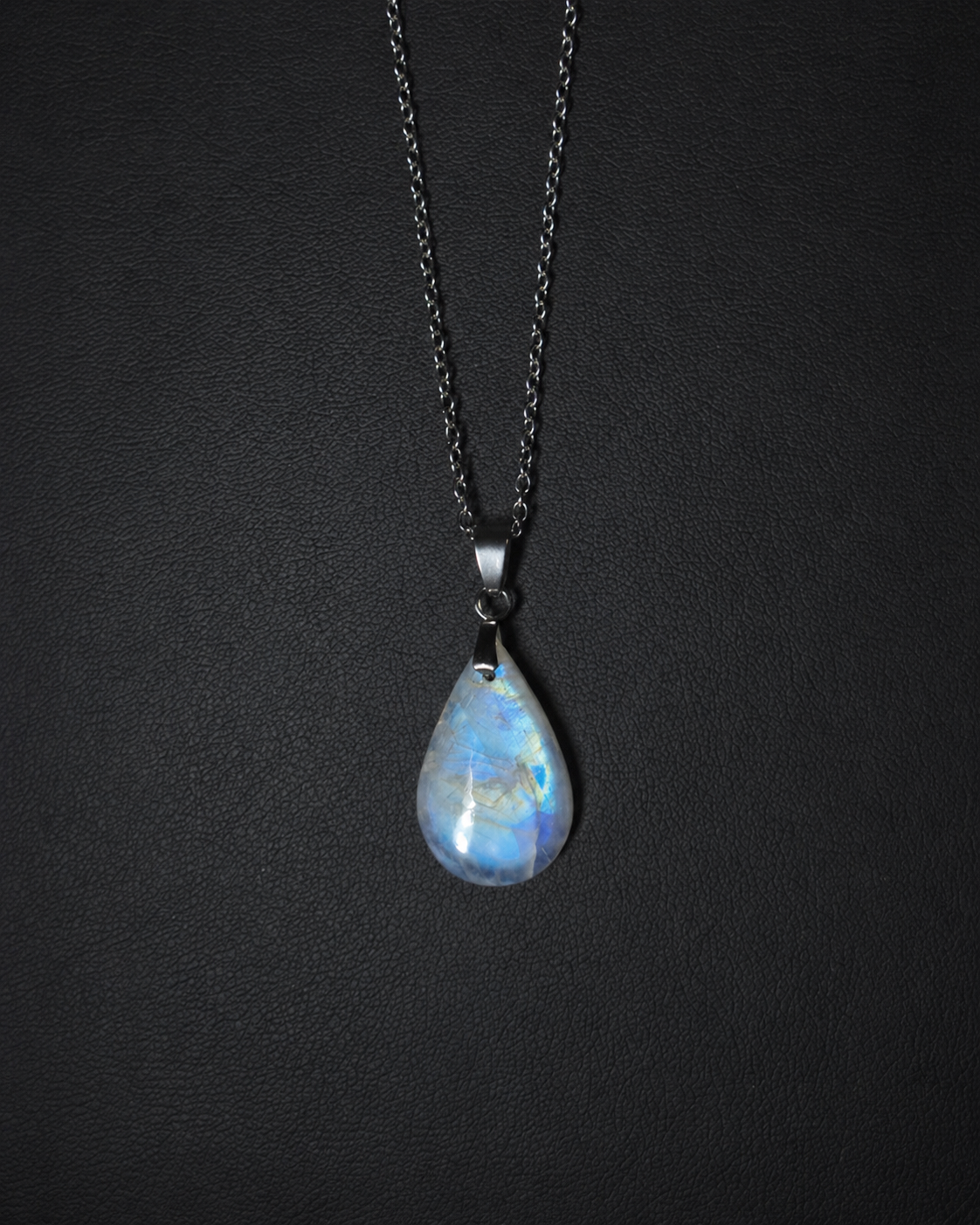 Rainbow moonstone teardrop pendant necklace (04-13)
