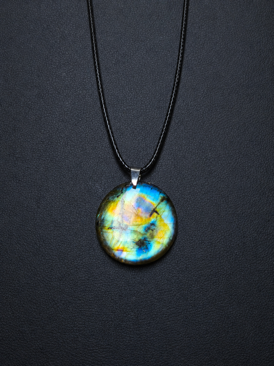 Multicolor round labradorite pendant necklace (04-35)
