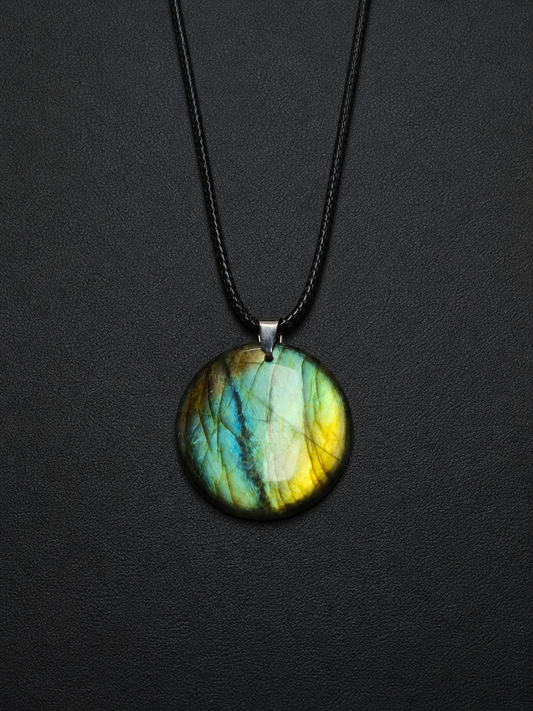 Yellow/green round labradorite pendant necklace (04-36)