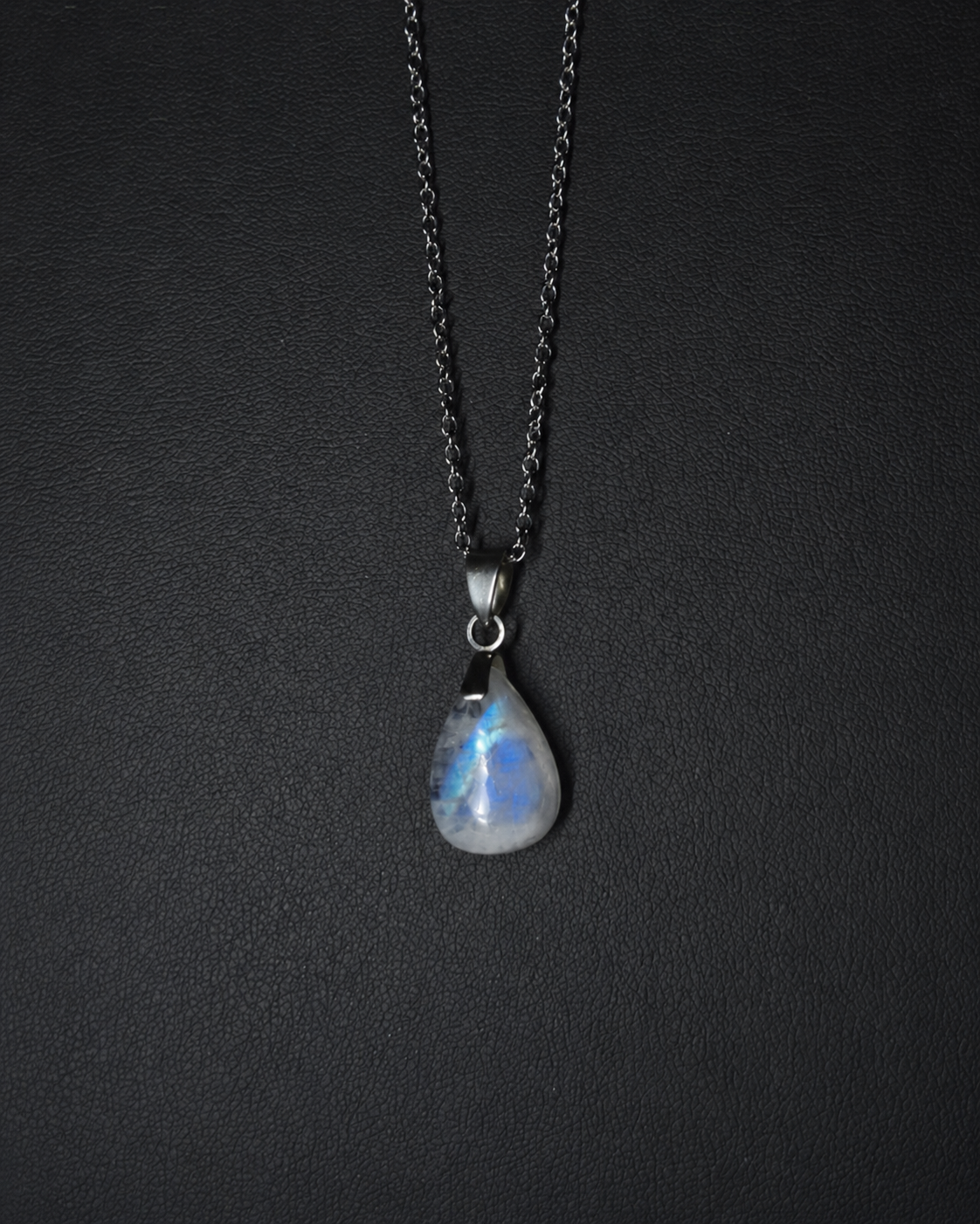 Rainbow moonstone teardrop pendant necklace (04-18)