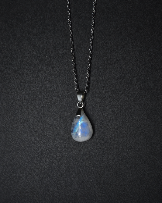 Rainbow moonstone teardrop pendant necklace (04-18)