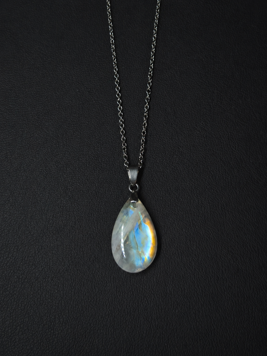 Rainbow moonstone teardrop pendant necklace (04-02)