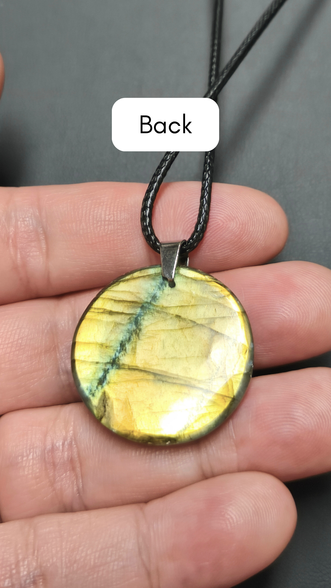 Golden round labradorite pendant necklace (04-39)