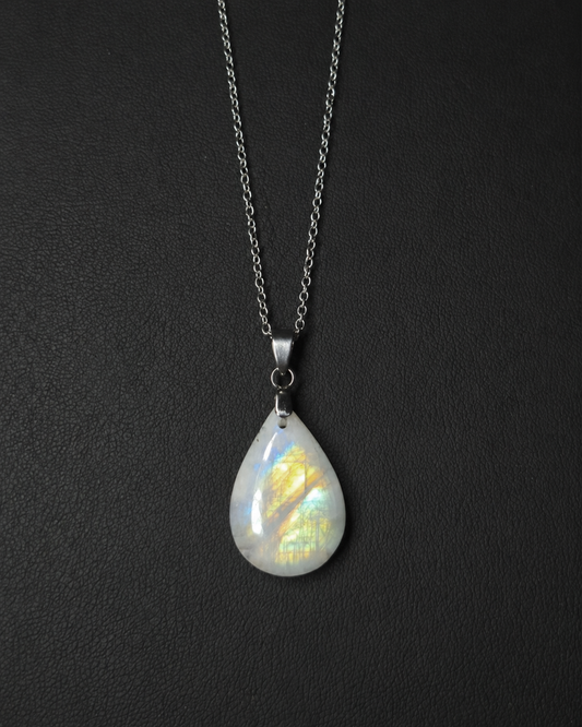 Rainbow moonstone teardrop pendant necklace (04-03)