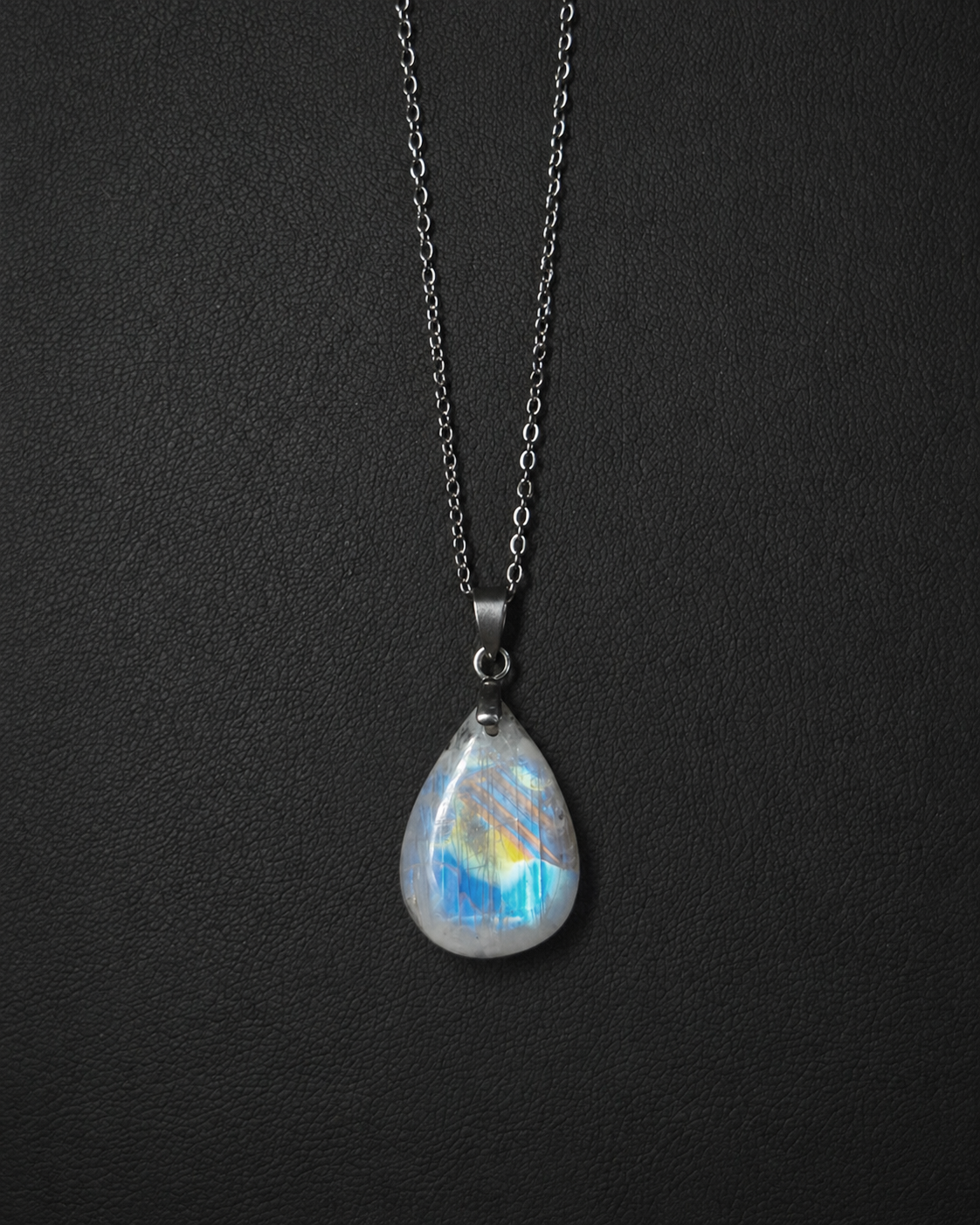 Rainbow moonstone teardrop pendant necklace (04-05)
